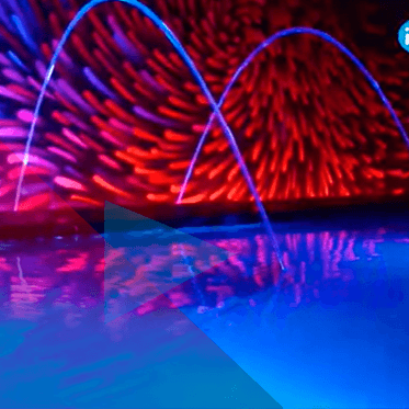 Sistema de iluminação colorido gerando um jato de água perfeito!